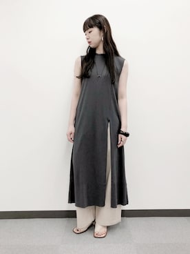 「スリット」｜「アイテム（チノパンツ）」を使った、niiさん（レディース・163cm）の夏コーディネート