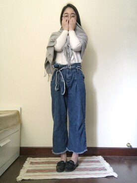 「UNIQLO（ユニクロ）のアイテム（ニット/セーター、ホワイト系）」を使った、荷莉的琥珀猫さん（レディース）の春コーディネート