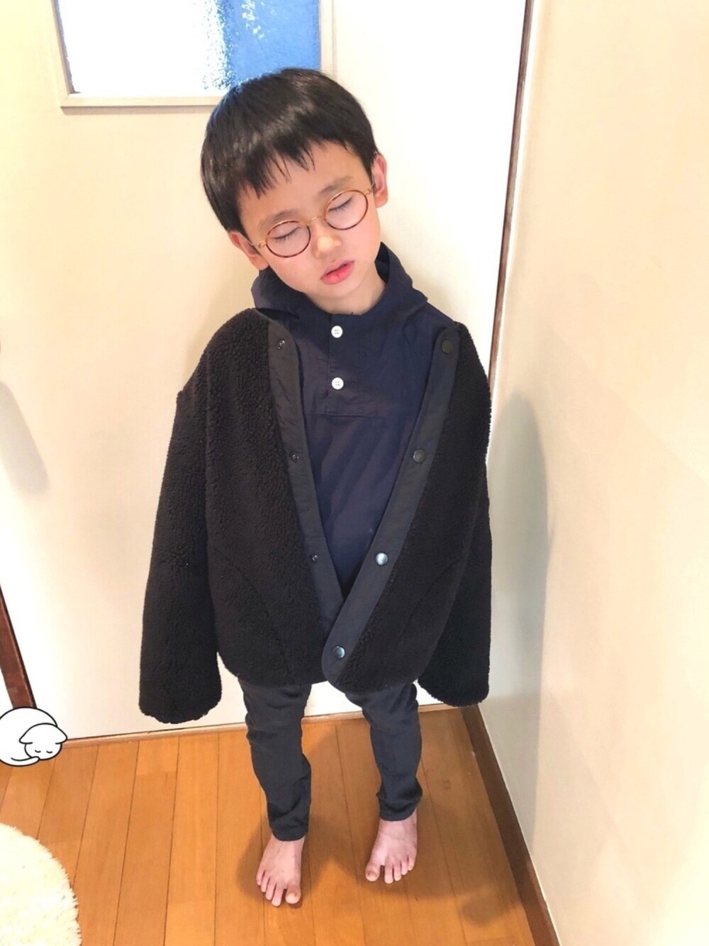 「シンプル、登校、おしゃれさんと繋がりたい、ユニクロ、アノラックパーカー、パーカー、ボア、プチプラ、冬コーデ、めがね」｜「SEVENDAYS=SUNDAYのBカラーアノラックパーカー（Tシャツ/カットソー、ブルー系）」を使った、naomamaさん（キッズ・120cm）の冬コーディネートの1枚目の写真