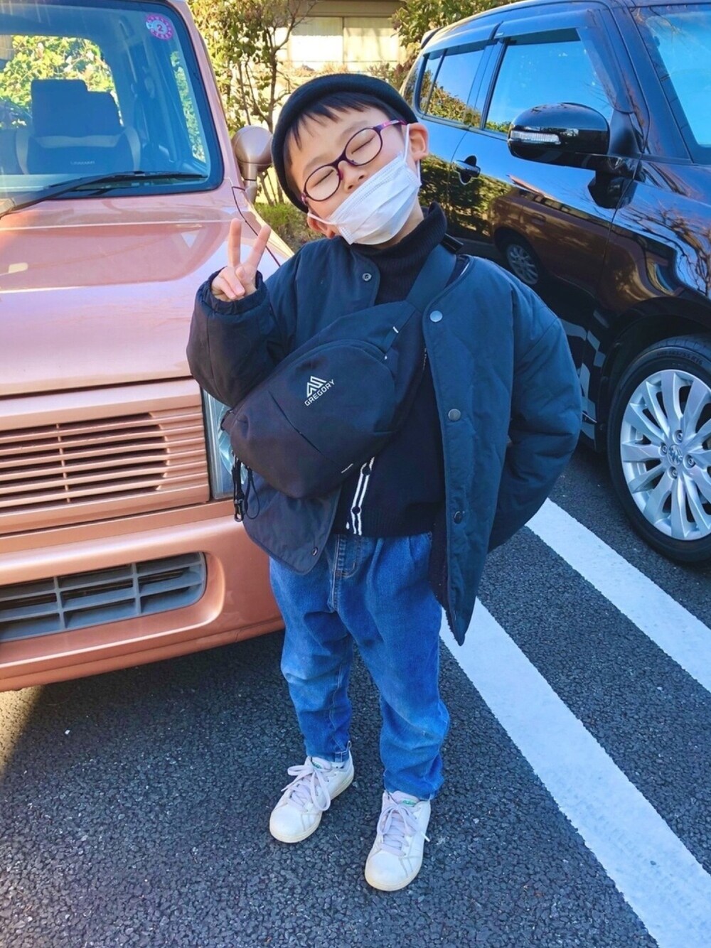 「冬コーデ、シンプル、プチプラ、休日コーデ、UNIQLO、カジュアルコーデ」｜「B:MING by BEAMSのB:MING by BEAMS / エンボスNYC ワッチキャップ（ニットキャップ/ビーニー、ブラック系）」を使った、naomamaさん（キッズ・120cm）の冬コーディネートの1枚目の写真