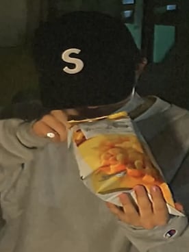 「スケボー」｜「アイテム（スウェット）」を使った、あふろぱんち さん（メンズ・175cm）の春コーディネート