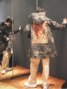 「フードコート」｜「アイテム（ミリタリージャケット）」を使った、yamaguchi.fさん（メンズ・171cm）の春コーディネート