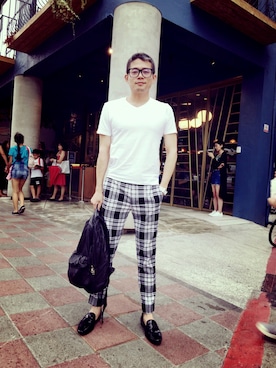 「TOPMAN（トップマン）のアイテム（スラックス）」を使った、Julian Taiさん（メンズ・174cm）の夏コーディネート