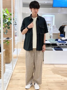 「TENBOX（テンボックス）のアイテム（スニーカー）」を使った、akiiiiさん（メンズ・181cm）の春コーディネート