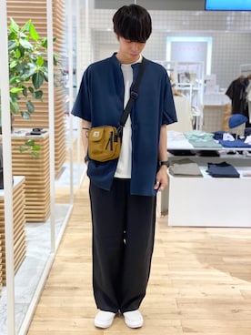 「TENBOX（テンボックス）のアイテム（スニーカー）」を使った、akiiiiさん（メンズ・181cm）の春コーディネート