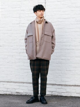 「白ニット」｜「アイテム（その他アウター）」を使った、akiiiiさん（メンズ・181cm）の冬コーディネート