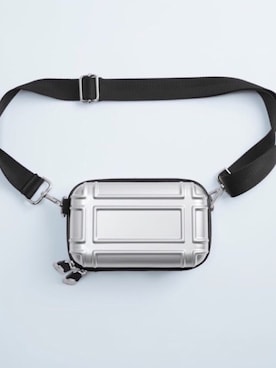 「アイテム（ボディバッグ/ウエストポーチ、シルバー系）」を使った、ガッチンムッチンさん（レディース・158cm）の春コーディネート