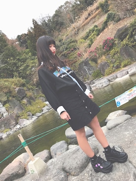 「WC（ダブル シー）のアイテム（スニーカー）」を使った、シユンさん（レディース・169cm）の冬コーディネート