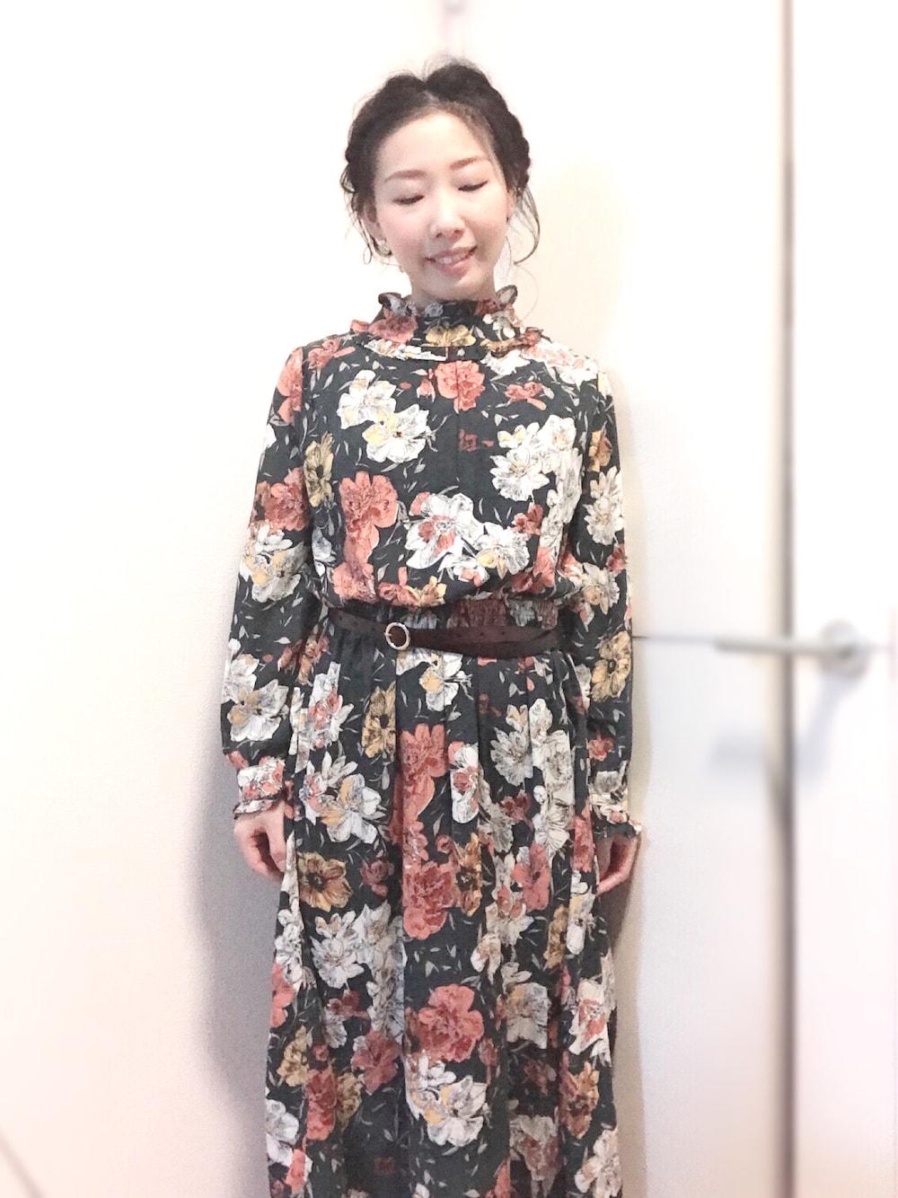 「PAGEBOY、LOWRYS FARM、ワンピース、レトロ、レトロ柄」｜「VISのフリルハイネックワンピース（ワンピース、グリーン系）」を使った、moeさん（レディース・151cm）の冬コーディネートの1枚目の写真