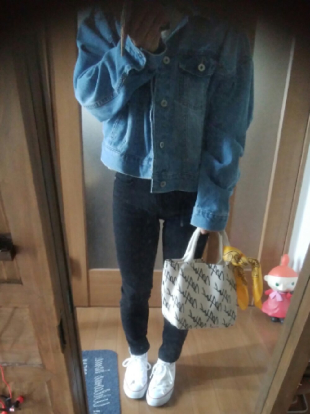 「オトナカジュアル、スニーカー、デニムジャケット、カジュアル、春、プチプラ、ZARA、wtw、シンプル、コンバース ハイカット」｜「wtwのアイテム（ハンドバッグ、ホワイト系）」を使った、すもも-るさん（レディース・148cm）の春コーディネートの1枚目の写真