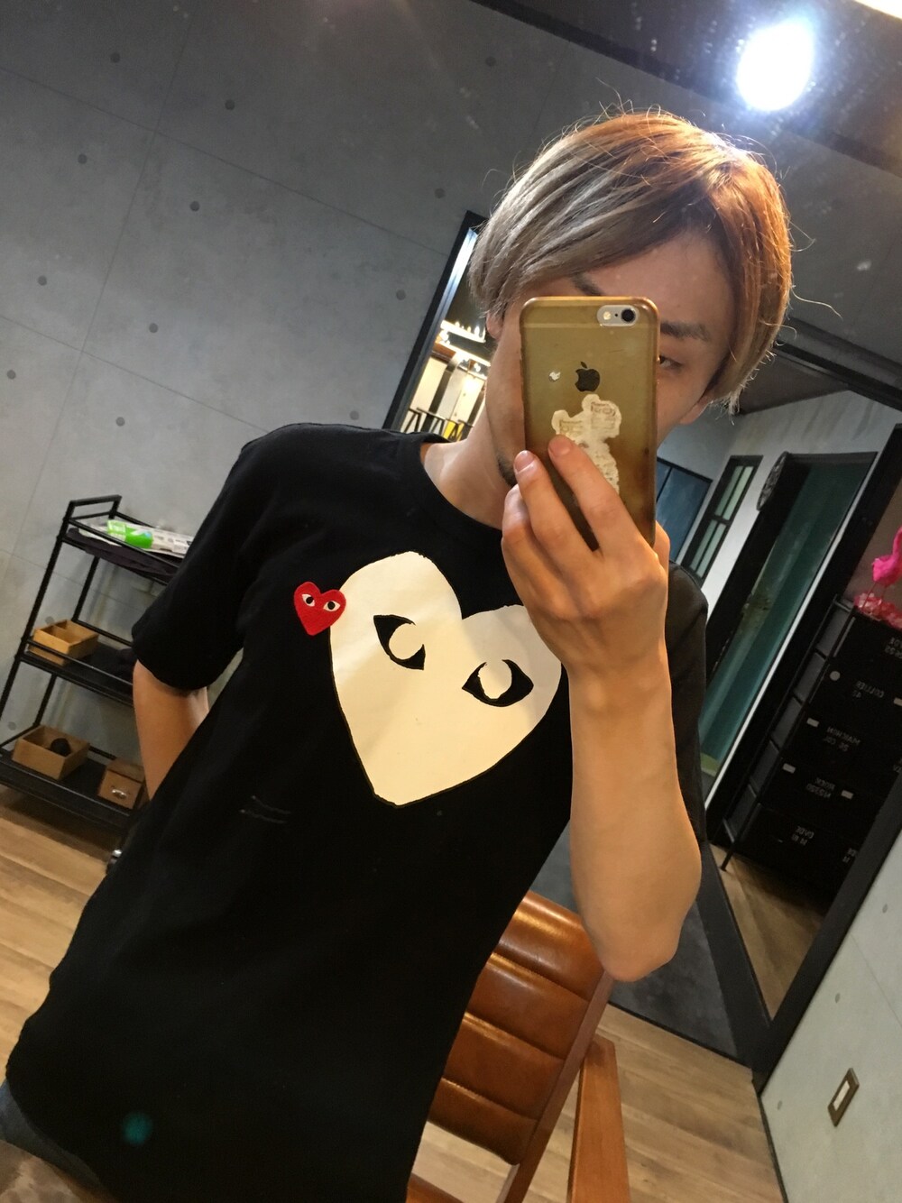 「プレイコムデギャルソン、もう夏、カットソー、コムデギャルソン、おしゃれさんと繋がりたい」｜「PLAY COMME des GARCONSのアイテム（Tシャツ/カットソー、ブラック系）」を使った、TKさん（メンズ・166cm）の春コーディネートの1枚目の写真