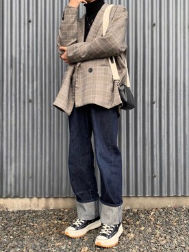 「H&M（エイチ・アンド・エム）のアイテム（ニット/セーター）」を使った、ISSAさん（メンズ・167cm）の春コーディネート
