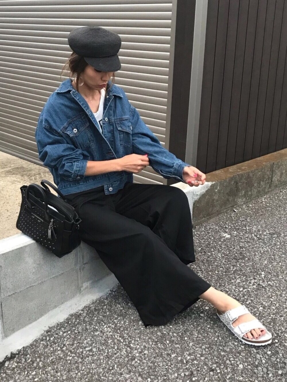 「オトナカジュアル、シンプルコーデ、サロペットコーデ、サロペット、birkenstock、BIRKENSTOCK ARIZONA、ARIZONA、METALLICSTONES、Gジャン、マリンキャスケット」｜「copineの大好評！再入荷！シルケットツイルバックリボンサロペット（4color）【クリックポスト対象商品】（サロペット/オーバーオール、その他）」を使った、ayaさん（レディース・161cm）の春コーディネートの1枚目の写真