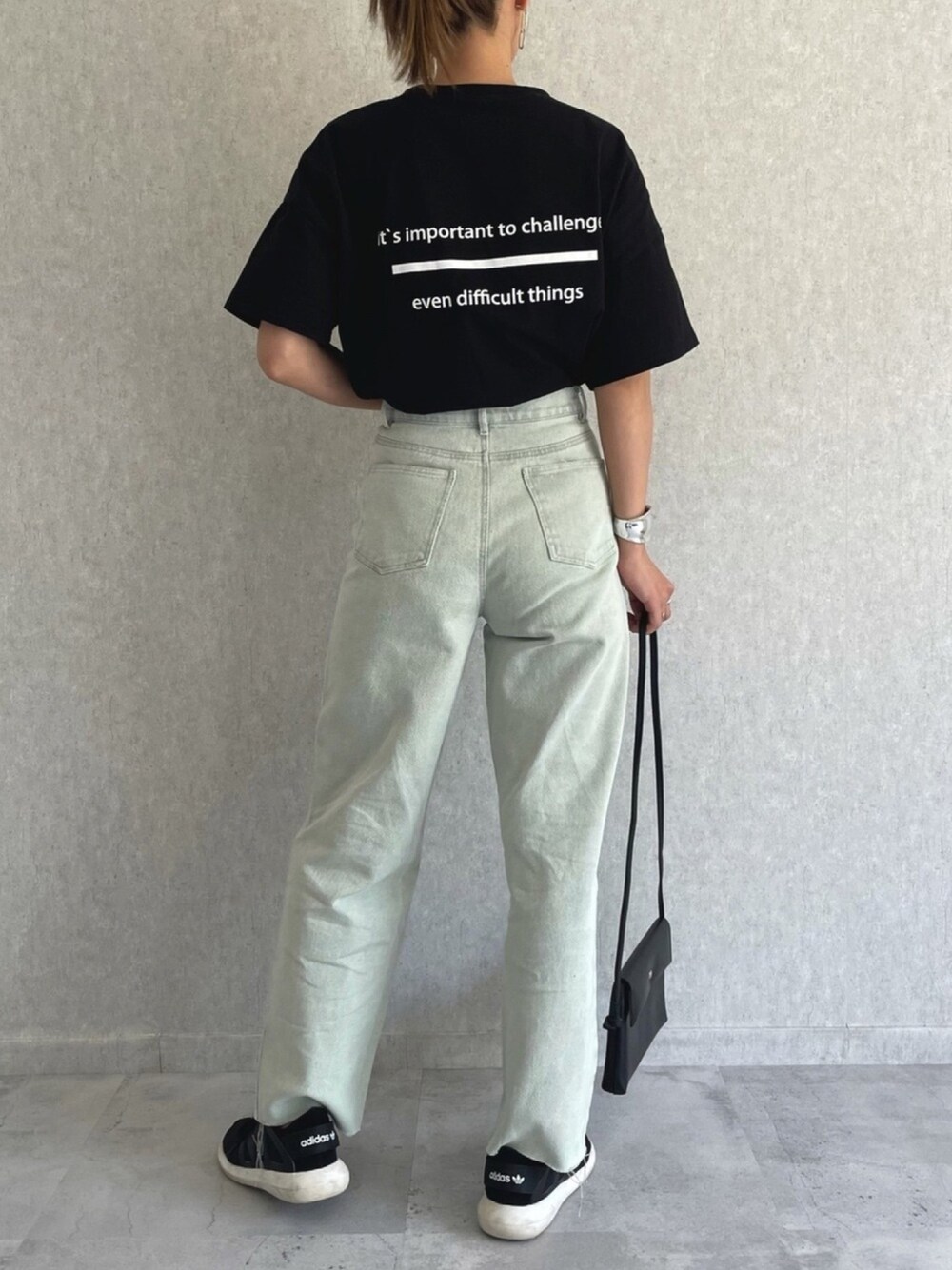 ayaさんの「バックカラーロゴプリントTシャツ(3color)（copine）」を使ったコーディネート