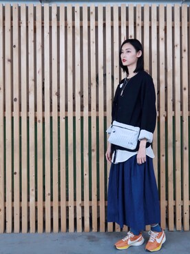 「meanswhile（ミーンズワイル）のアイテム（シャツ/ブラウス、ブルー系）」を使った、QueenCさん（レディース・177cm）の冬コーディネート