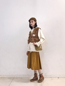 「VINTAGE（ヴィンテージ）のアイテム（ベスト、ブラウン系）」を使った、QueenCさん（レディース・177cm）の冬コーディネート
