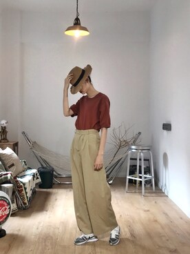 「UNIQLO（ユニクロ）のアイテム（Tシャツ/カットソー、オレンジ系）」を使った、QueenCさん（レディース・177cm）の春コーディネート