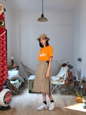 「MountainFeverのアイテム（Tシャツ/カットソー、オレンジ系）」を使った、QueenCさん（レディース・177cm）の春コーディネート