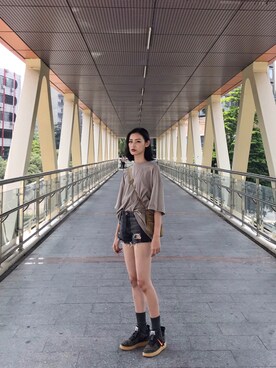 「F/CE. （エフシーイー）のアイテム（ショルダーバッグ、ブラウン系）」を使った、QueenCさん（レディース・177cm）の秋コーディネート