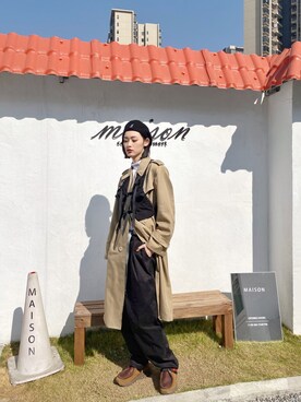 「VINTAGE（ヴィンテージ）のアイテム（トレンチコート、ベージュ系）」を使った、QueenCさん（レディース・177cm）の冬コーディネート