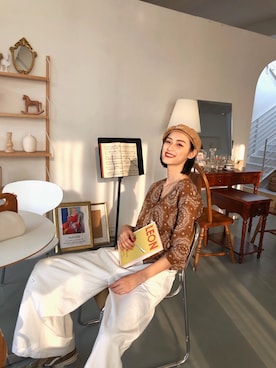 「ROARINGWILDのアイテム」を使った、QueenCさん（レディース・177cm）の冬コーディネート