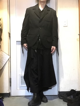 「Yohji Yamamoto POUR HOMME（ヨウジヤマモトプールオム）のアイテム（テーラードジャケット、ブラック系）」を使った、Sさん（メンズ・180cm）の春コーディネート