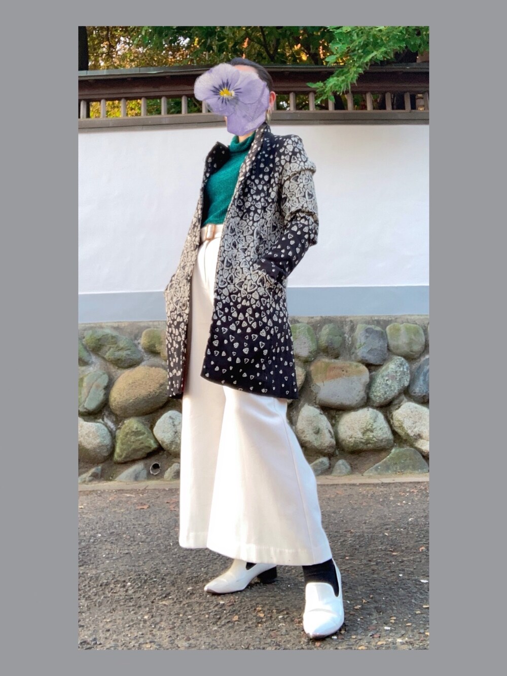 「Desigualのアイテム（トレンチコート、ブラック系）」を使った、お花さんさん（レディース・157cm）の冬コーディネートの1枚目の写真