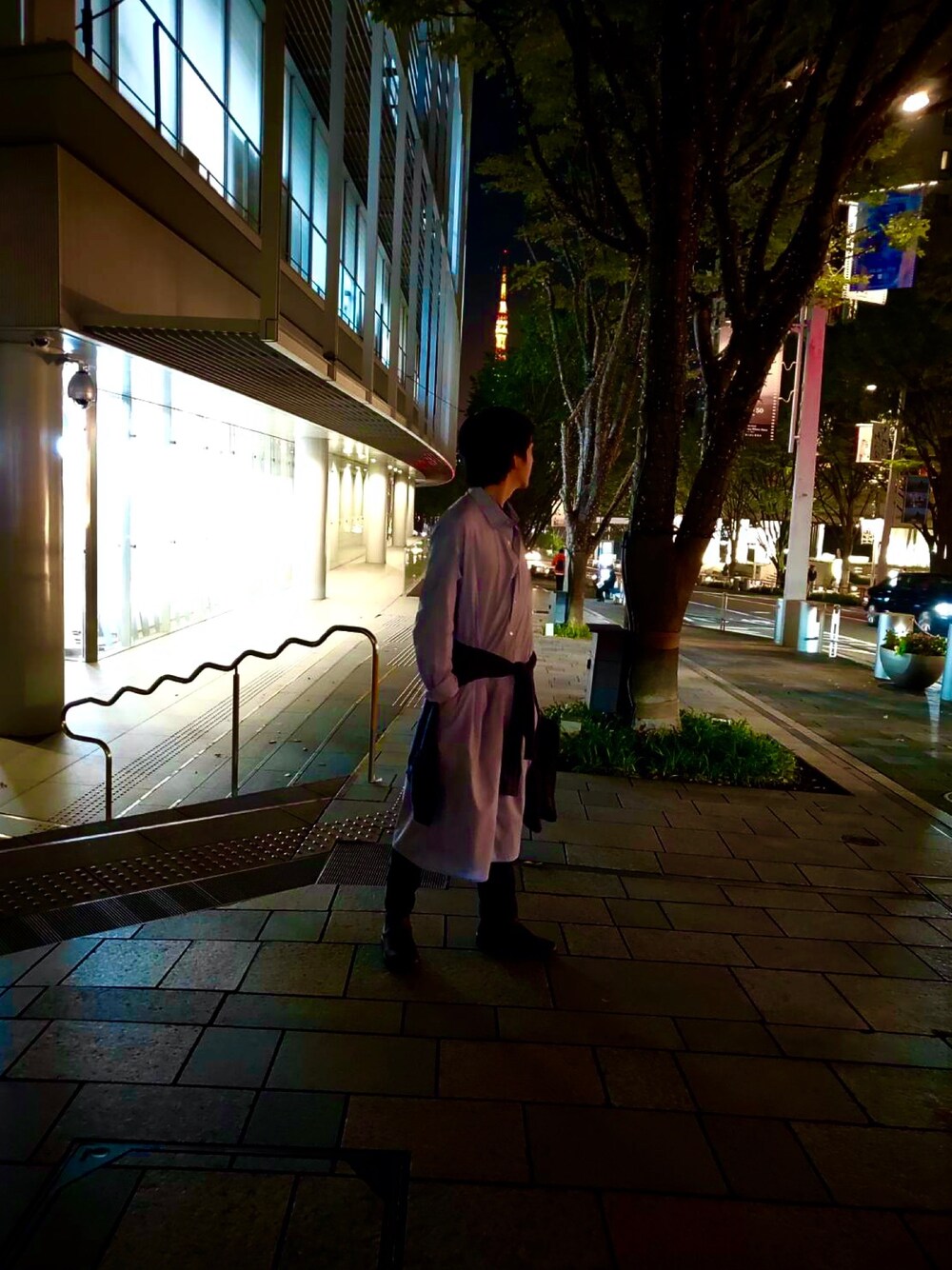 「my own archive」｜「MR.GENTLEMANのDOUBLE FRONT LONG SHIRT（シャツ/ブラウス、ブルー系）」を使った、ひがしさん（メンズ・173cm）の秋コーディネートの1枚目の写真