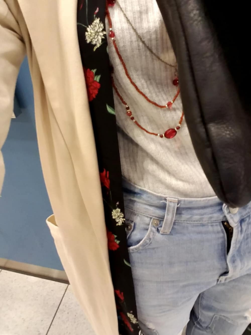 「Cynicalのアイテム（テーラードジャケット、ホワイト系）」を使った、ちぱさん（レディース・160cm）の春コーディネートの1枚目の写真