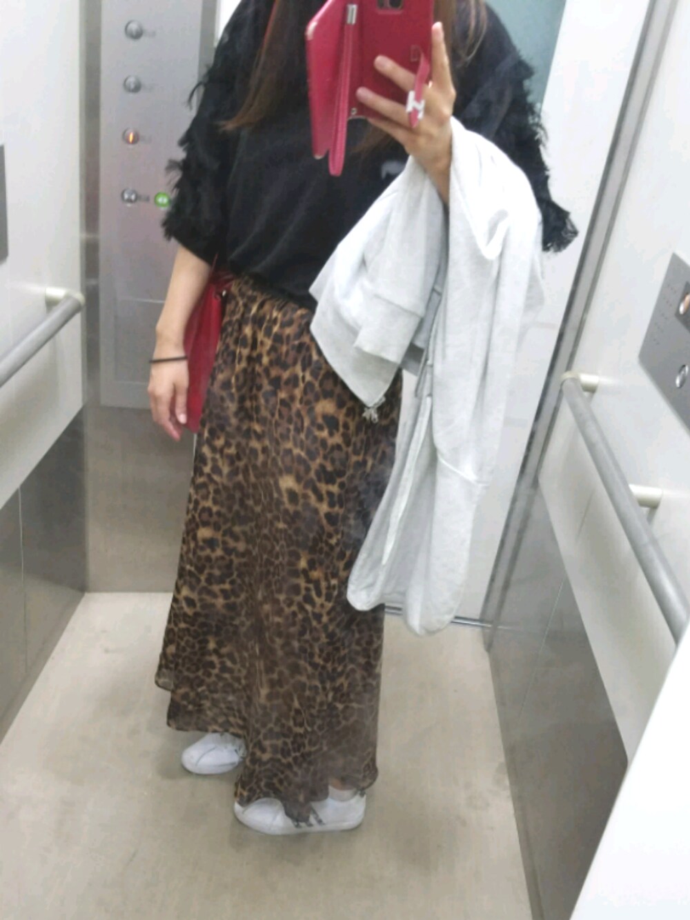 「秋服準備はじめました」｜「JEANASISのソデフリンジSS/790240（Tシャツ/カットソー、ブラック系）」を使った、ちぱさん（レディース・160cm）の秋コーディネートの1枚目の写真