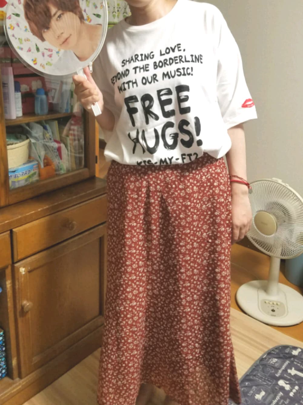 「Kis-my-ft2、キスマイ」｜「FREE HUGS!のアイテム（Tシャツ/カットソー、ホワイト系）」を使った、ちぱさん（レディース・160cm）の夏コーディネートの1枚目の写真