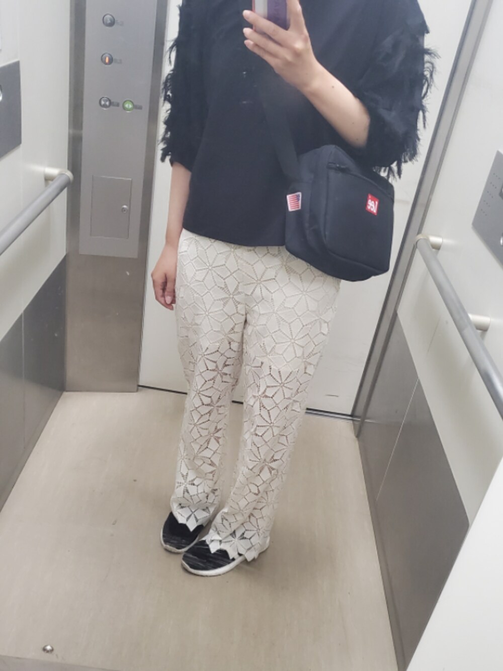 「透け感、透けトップス、透けパンツ」｜「JEANASISのスカラップソウレースパンツ（パンツ、ホワイト系）」を使った、ちぱさん（レディース・160cm）の春コーディネートの1枚目の写真