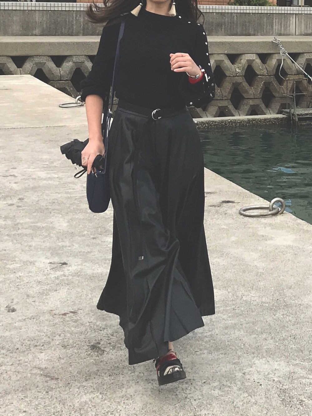 「TOGA、広島、旅行」｜「UN3D.のアイテム（スカート、ブラック系）」を使った、なこさん（レディース・158cm）の夏コーディネートの1枚目の写真