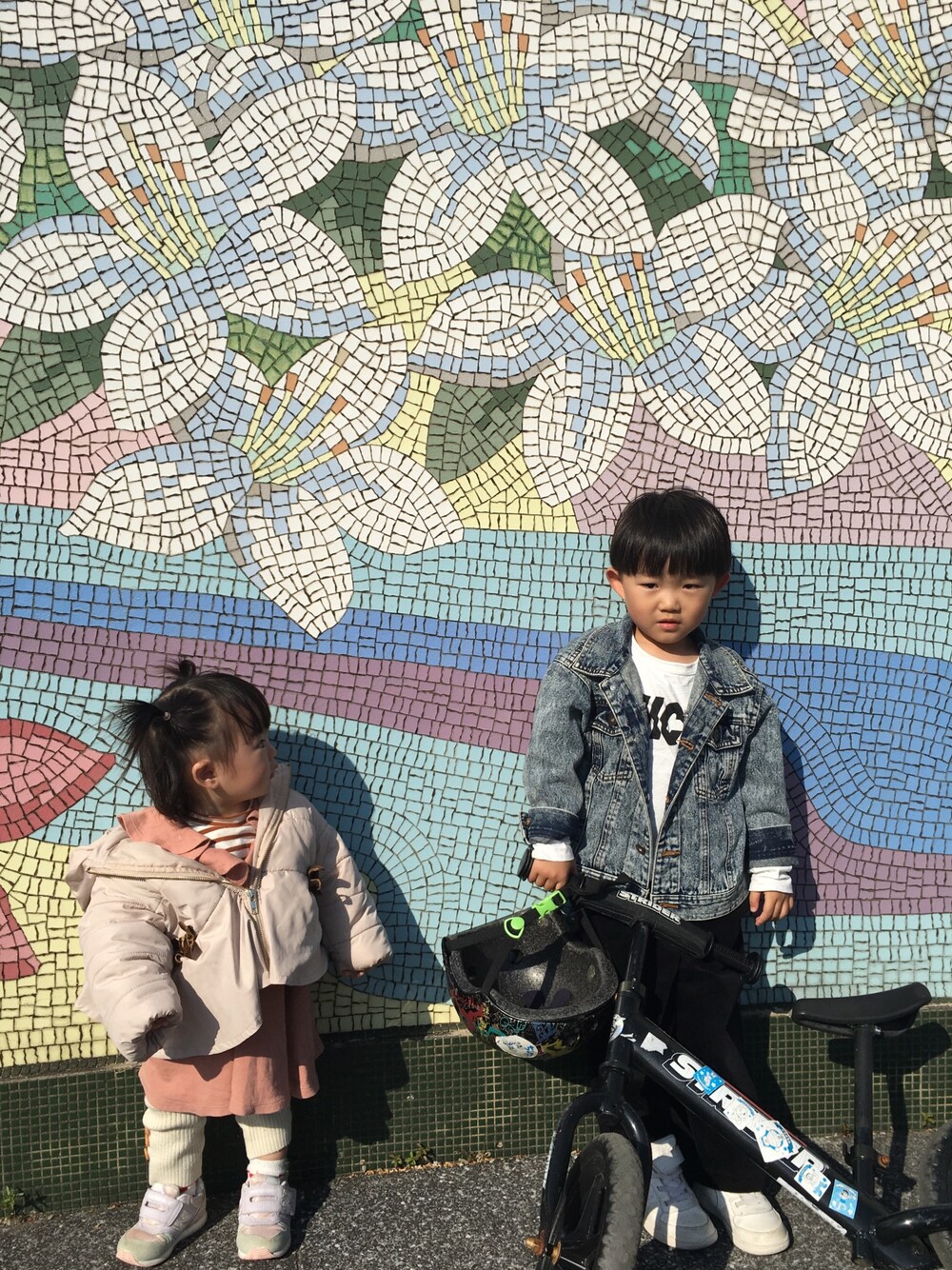 「ニューバランス、ナイキ、GU、平成最後のWEARISTAセンバツ、休日スタイル、おんなのこ、1歳、おとこのこ、公園スタイル」｜「GUのアイテム（ジャケット/アウター、ブルー系）」を使った、Oshilow☺︎Lanlanさん（キッズ・110cm）の春コーディネートの1枚目の写真