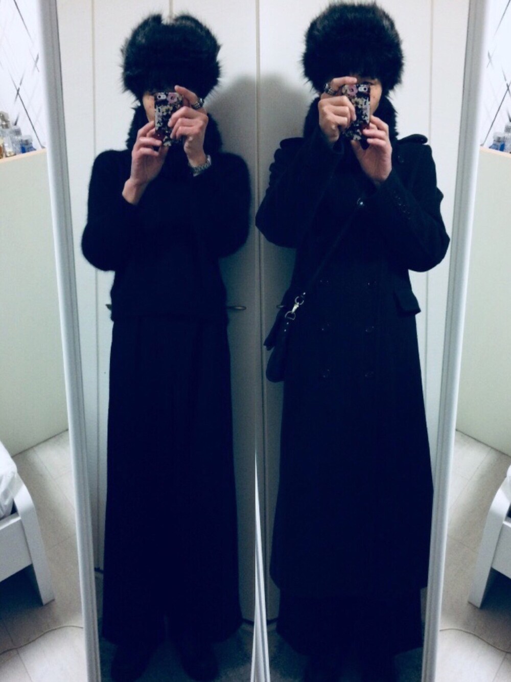 ブラック系のニット/セーター、ブラック系のその他パンツ、ブラック系のブーツを着用したメンズの冬コーディネートの1枚目の写真
