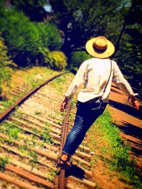 「Teva（テバ）のTeva / プラットフォーム ユニバーサル（サンダル）」を使った、藤枝蘭丸さん（メンズ・175cm）の夏コーディネート