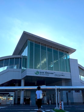 「Teva（テバ）のTeva / プラットフォーム ユニバーサル（サンダル）」を使った、藤枝蘭丸さん（メンズ・175cm）の夏コーディネート