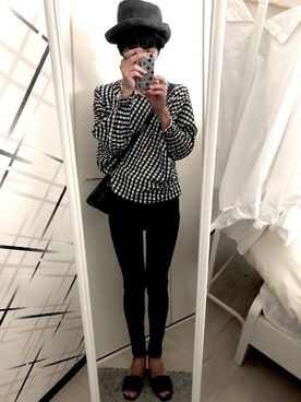 「AZUL by moussy（アズールバイマウジー）のアイテム（サンダル）」を使った、藤枝蘭丸さん（メンズ・175cm）の秋コーディネート