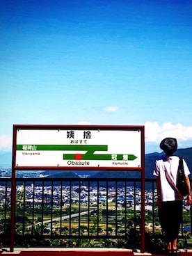 「Teva（テバ）のTeva / プラットフォーム ユニバーサル（サンダル）」を使った、藤枝蘭丸さん（メンズ・175cm）の秋コーディネート