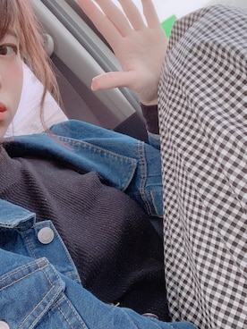 「寒い」｜「アイテム（デニムジャケット）」を使った、床さん（レディース・164cm）の春コーディネート