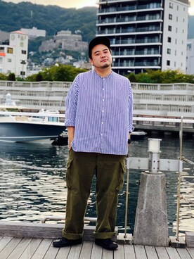 「GALLEGO DESPORTES（ギャレゴデスポート）の【GALLEGO DESPORTES】ラージバンドカラーシャツ MEN（シャツ/ブラウス、ブルー系）」を使った、YUTAさん（メンズ・176cm）の冬コーディネート