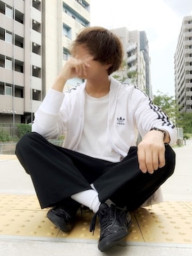 「アディダスオリジナルス」｜「アイテム（スラックス）」を使った、ぬぬーしゅさん（メンズ・172cm）の秋コーディネート