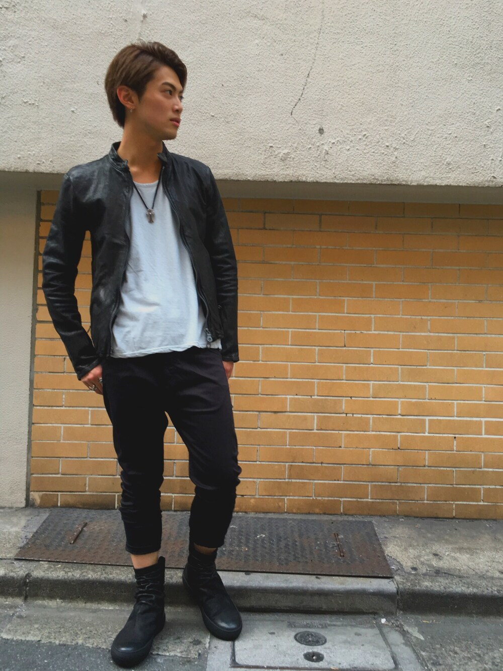 「今日のbacklash、backlash、ISAMU KATAYAMA BACKLASH、レザー、B'2nd、B'2nd shinjuku」｜「ISAMU KATAYAMA BACKLASHのアイテム（ライダースジャケット、ブラック系）」を使った、輝さん（メンズ・173cm）の夏コーディネートの1枚目の写真