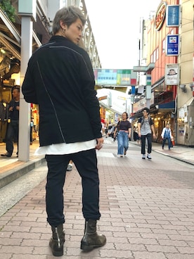 「THOM KROM（トムクロム）のアイテム（パンツ）」を使った、輝さん（メンズ・173cm）の秋コーディネート