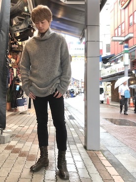 「THOM KROM（トムクロム）のアイテム（ニット/セーター）」を使った、輝さん（メンズ・173cm）の秋コーディネート