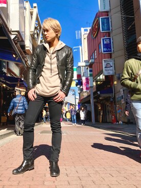 「THOM KROM（トムクロム）のアイテム（パーカー）」を使った、輝さん（メンズ・173cm）の冬コーディネート