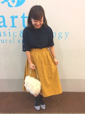 「earth music&ecology（アースミュージックアンドエコロジー）のアイテム（シャツ/ブラウス）」を使った、菜緒さん（レディース・154cm）の夏コーディネート