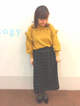 「マスタードイエロー」｜「アイテム（レッド系）」を使った、菜緒さん（レディース・154cm）の冬コーディネート