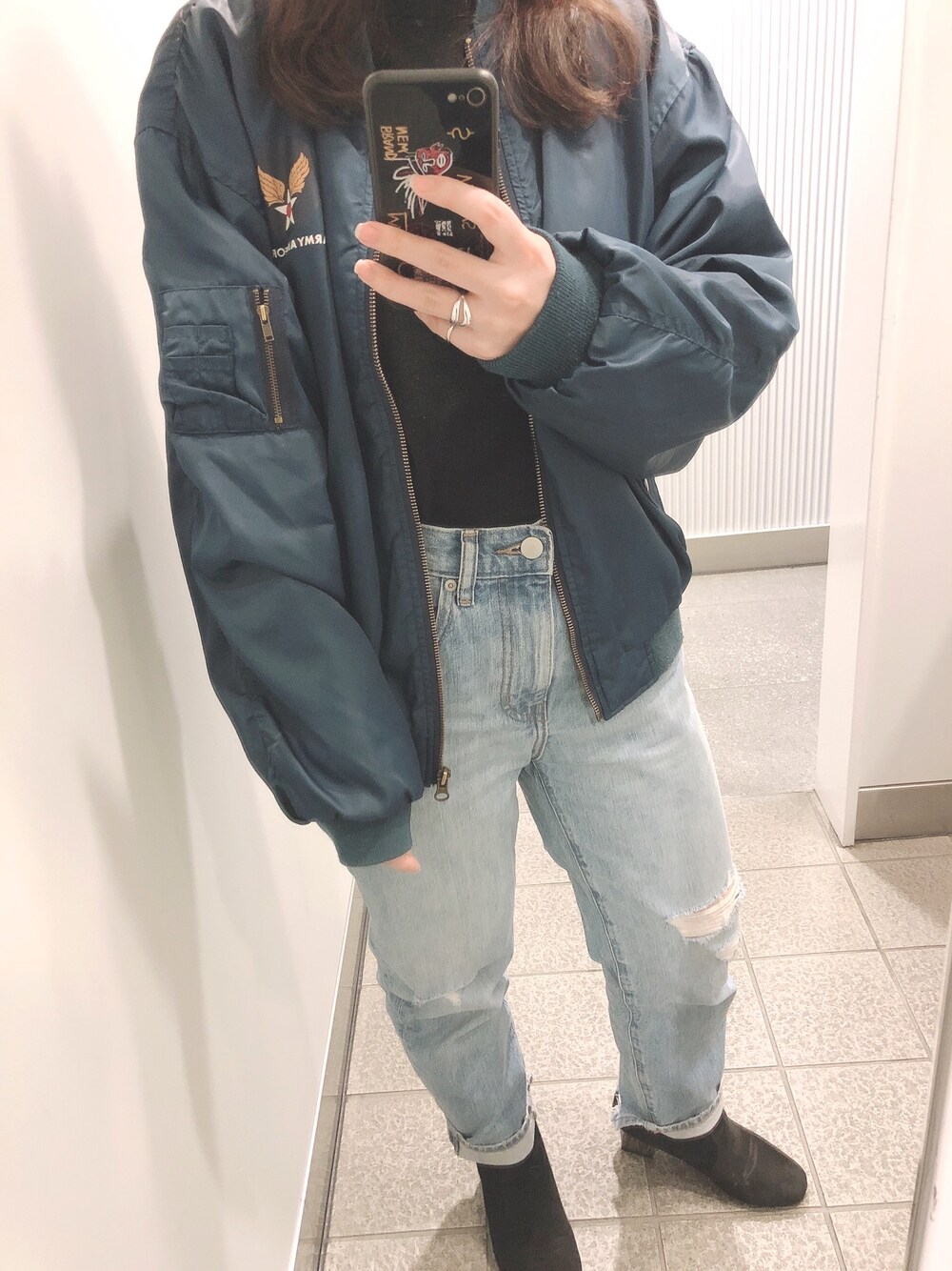 「古着、低身長」｜「古着のアイテム（MA-1、ブルー系）」を使った、ぱむけろさん（レディース・151cm）の冬コーディネートの1枚目の写真