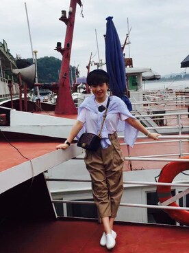 「UNIQLO（ユニクロ）のWOMEN プレミアムリネンシャツ（長袖）A（シャツ/ブラウス）」を使った、柏原さん（レディース・165cm）の秋コーディネート